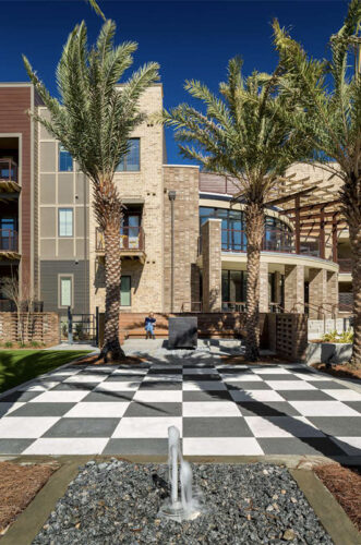 Outdoor lounge with a water feature